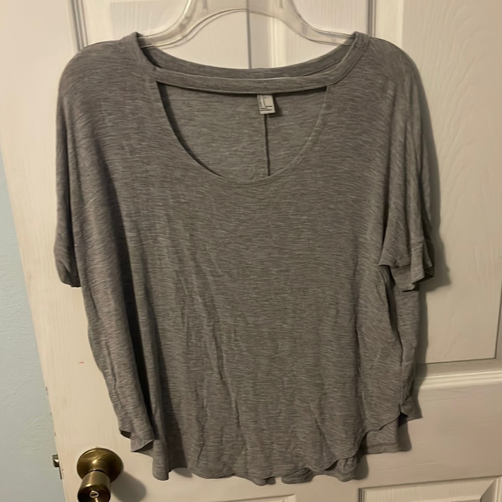 Grey top